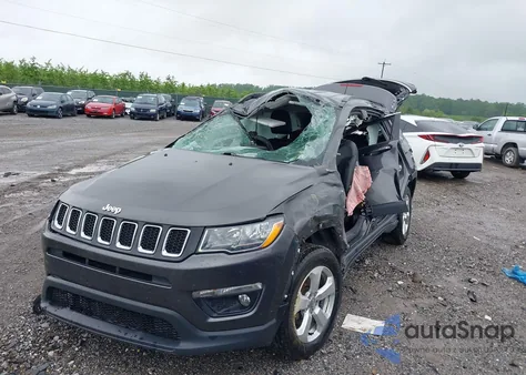 2019 Jeep Compass Latitude 4X4 из США, поврежденный, VIN 3C4NJDBB8KT713565